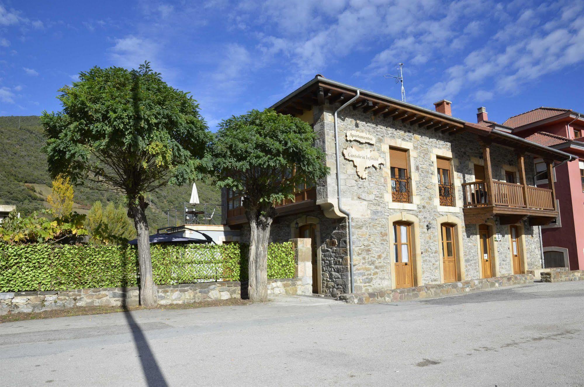 Apartamentos Spa Cantabria Infinita Cillorigo de Liebana Exterior foto